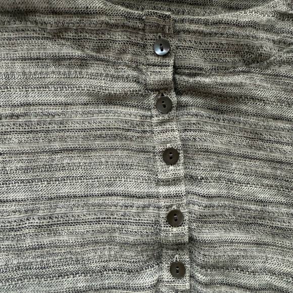 J. Jill Grey Linen Blouse Top; Woman’s Medium - Picture 3 of 5